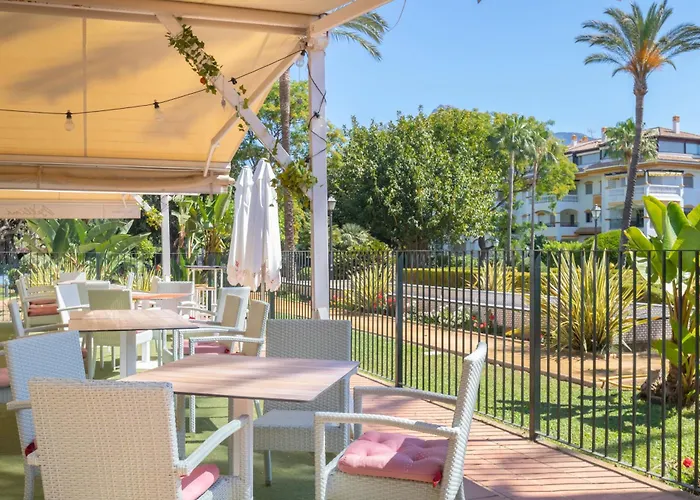 Dama De Noche L - Puerto Banus * מארבלה